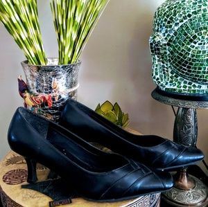 East 5th brand black heels size 10